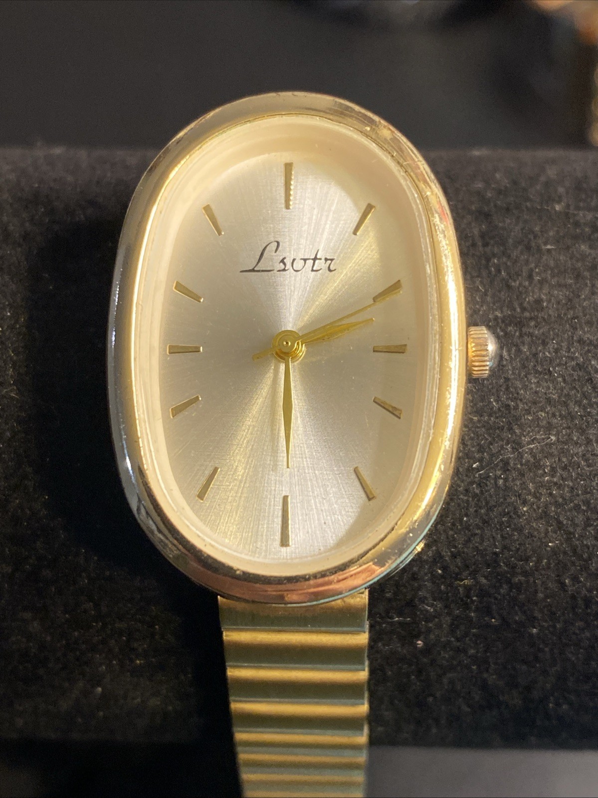 LSVTR Gold Vintage Style Women’s Oval Luxury Watch New Battery