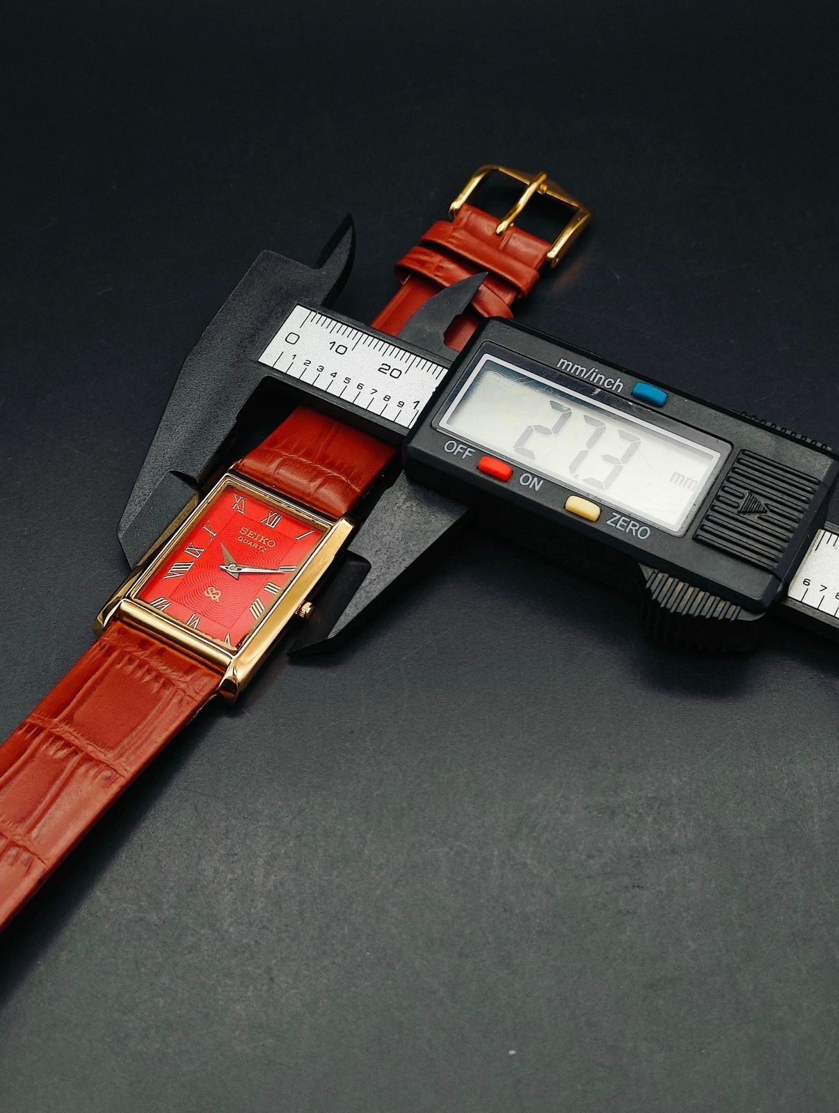 Rare Vintage Seiko Slim Quartz Men’s Wrist Watch