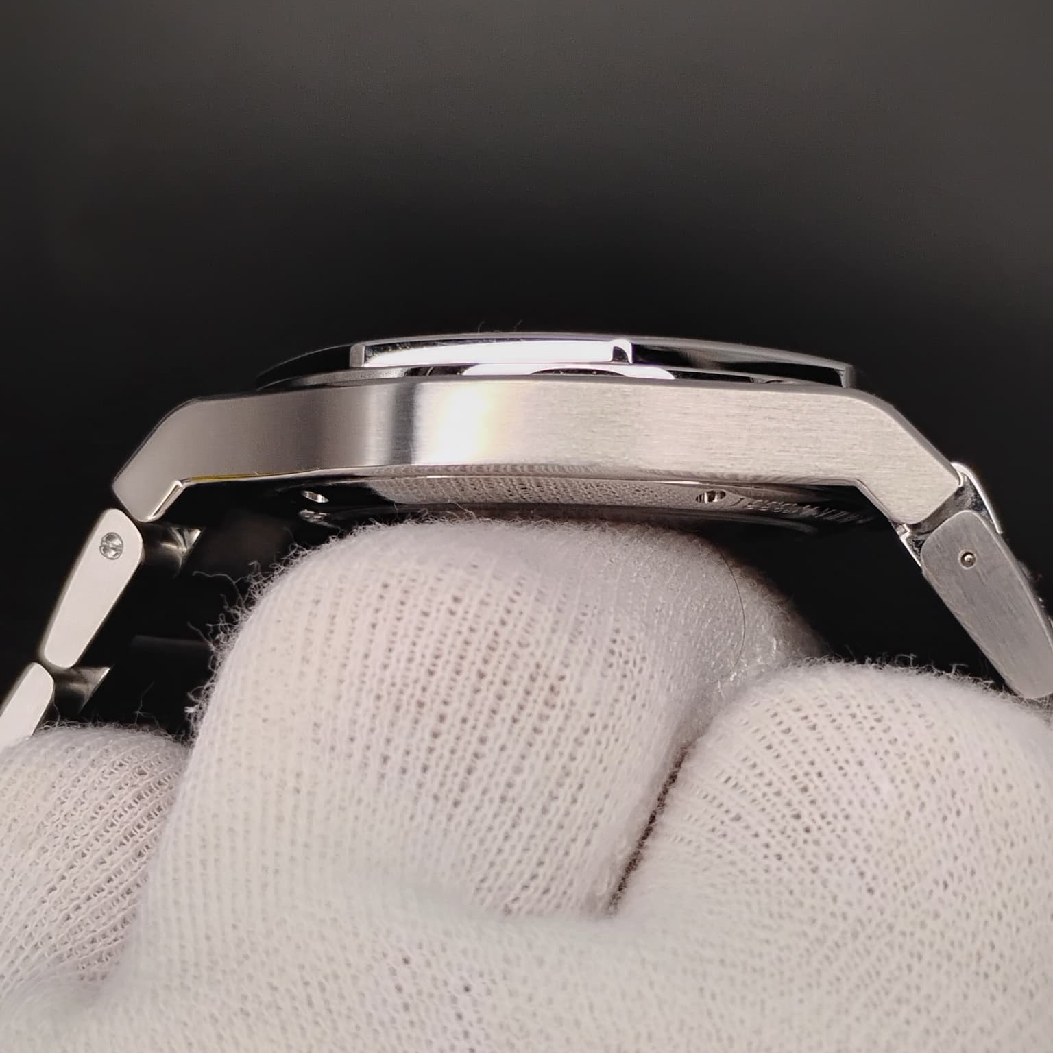 Girard Perregaux 81010-11-431-11A Laureato Blue Automatic Stainless