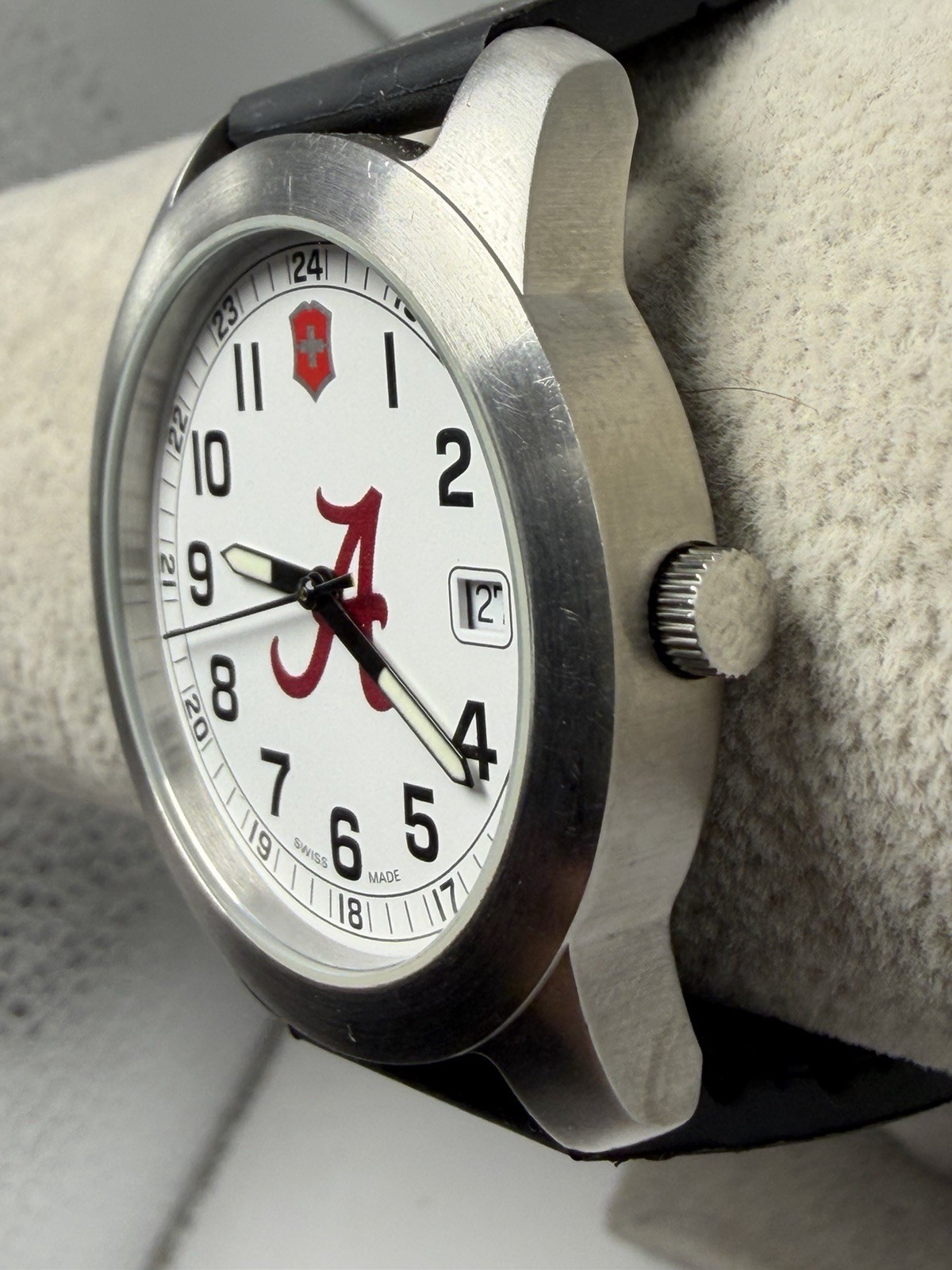 Victorinox Swiss Army 26000CB New Battery Alabama Crimson Tide 38MM 8″ Mens