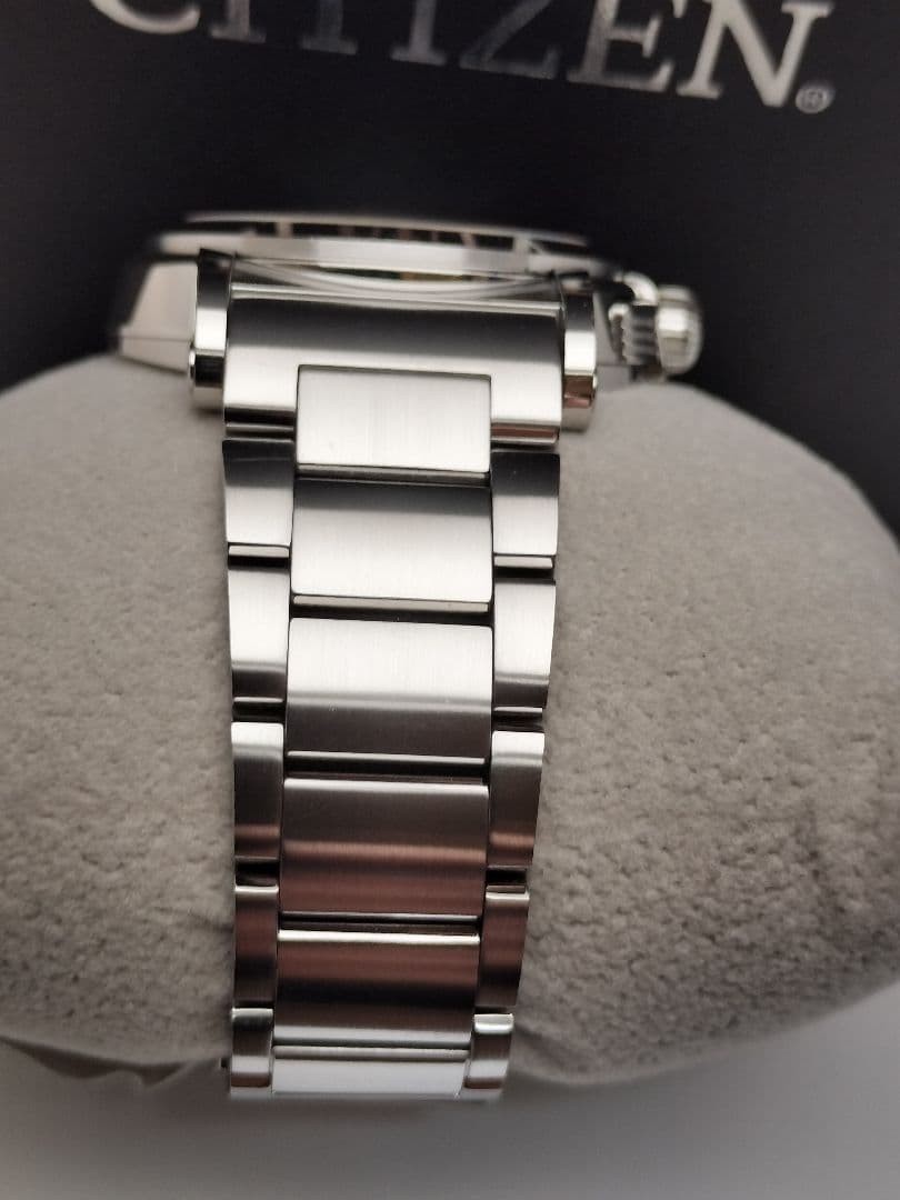 Citizen Series 8 Solar Watch Analog Ref H11A-T014321 wrist 18.6cm/7.3in