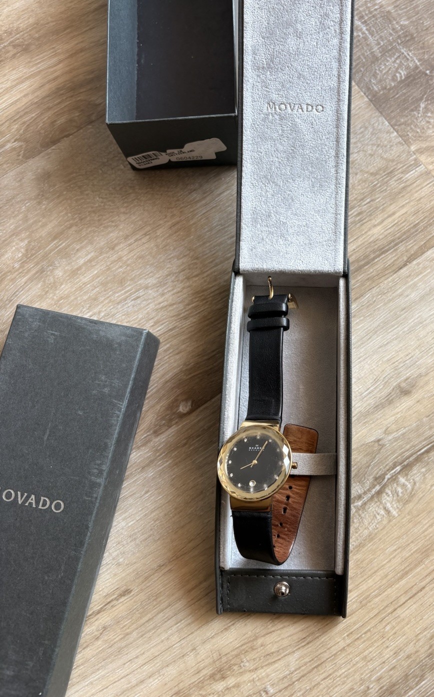 Skagen SKW2124 Women’s Gold Tone Black Leather Watch Swiss Quartz Box