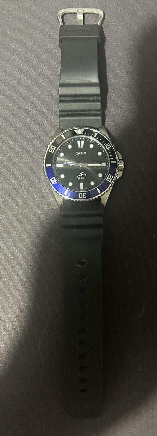 CASIO MDV106B-1A1V Mens DURO 200M Black dial with Blue Bezel and Black Dial