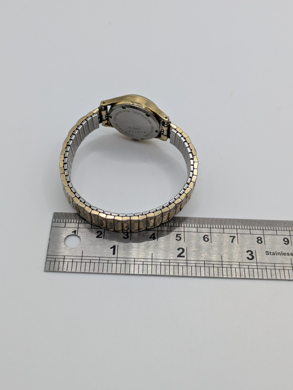 Pulsar Y642A Quartz Watch Gold Tone Parts Repairs Untested 24.8mm