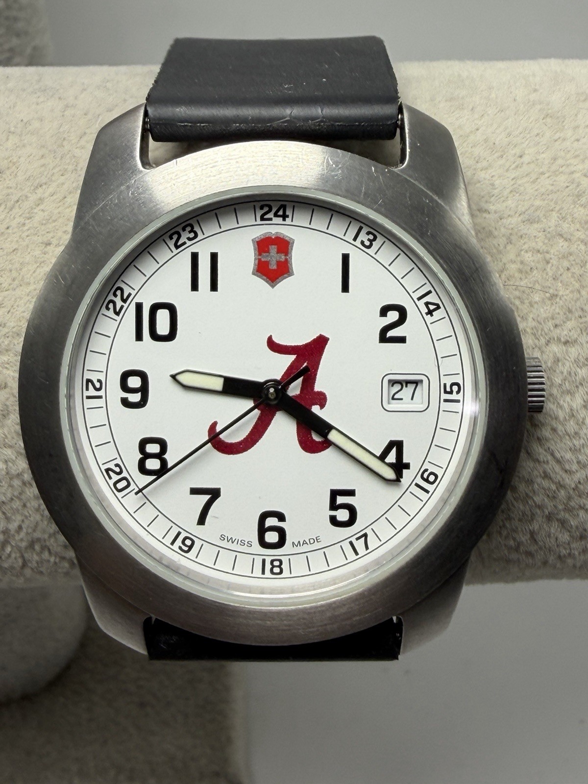 Victorinox Swiss Army 26000CB New Battery Alabama Crimson Tide 38MM 8″ Mens