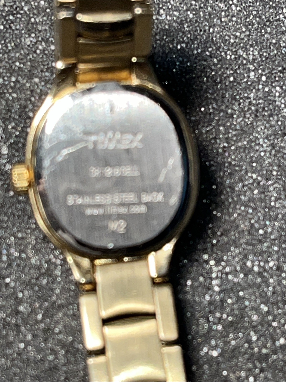 Vintage 2004 Timex Genuine Mother Of Peal 20mm Women’s Quartz Watch Petite Size