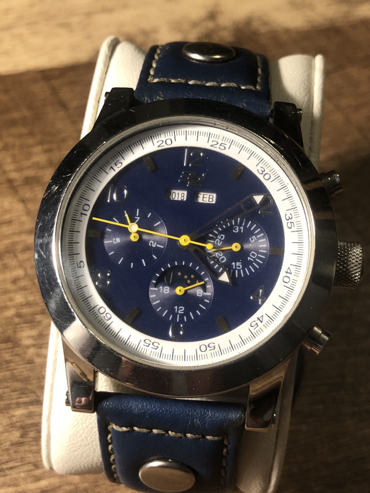 Men’s 32 Degrees Watch Automatic Sun & Moon, Date,Month Wristwatch Runs