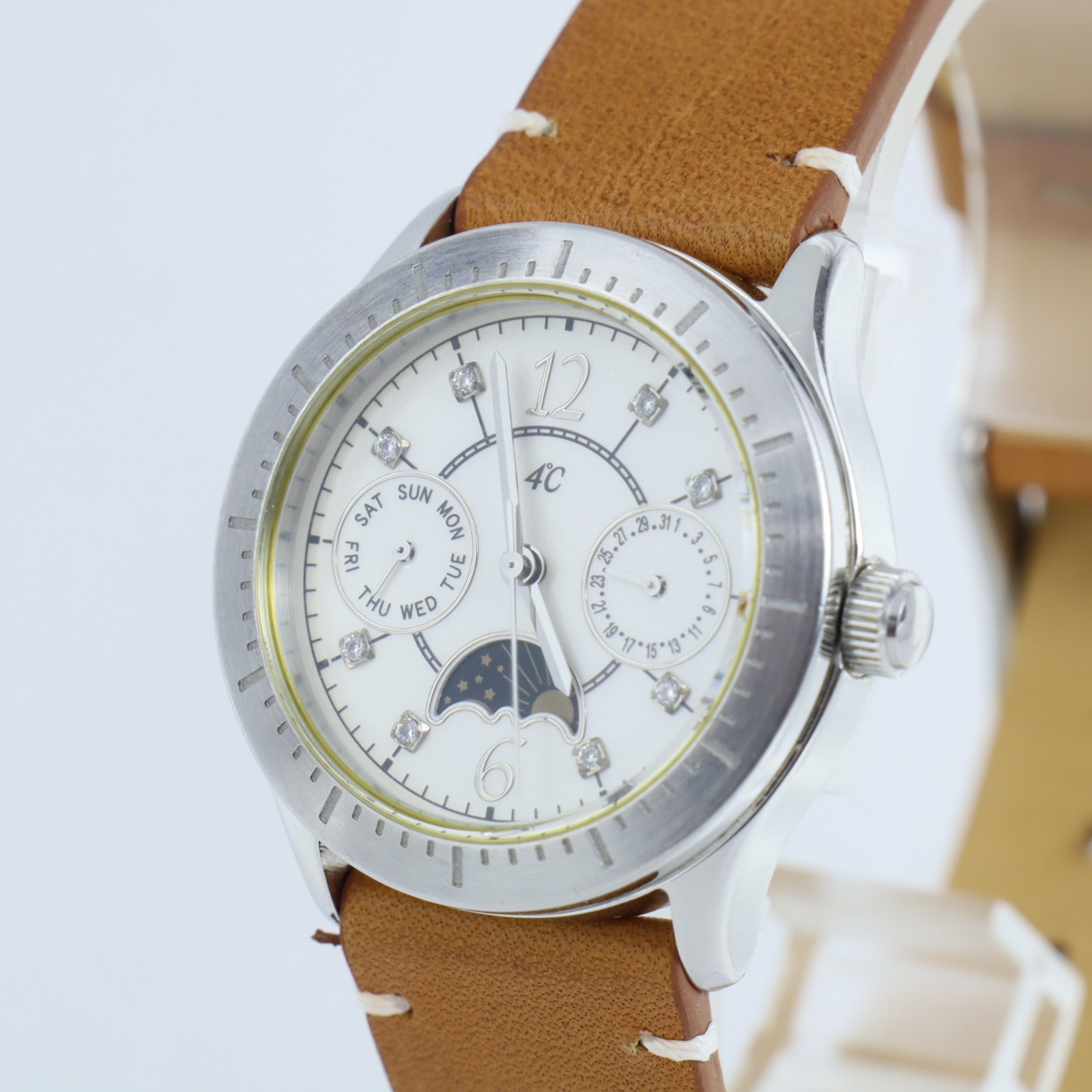 4℃ Moon Phase Watch 32mm White Dial with Rhinestone Accents Made in Japan