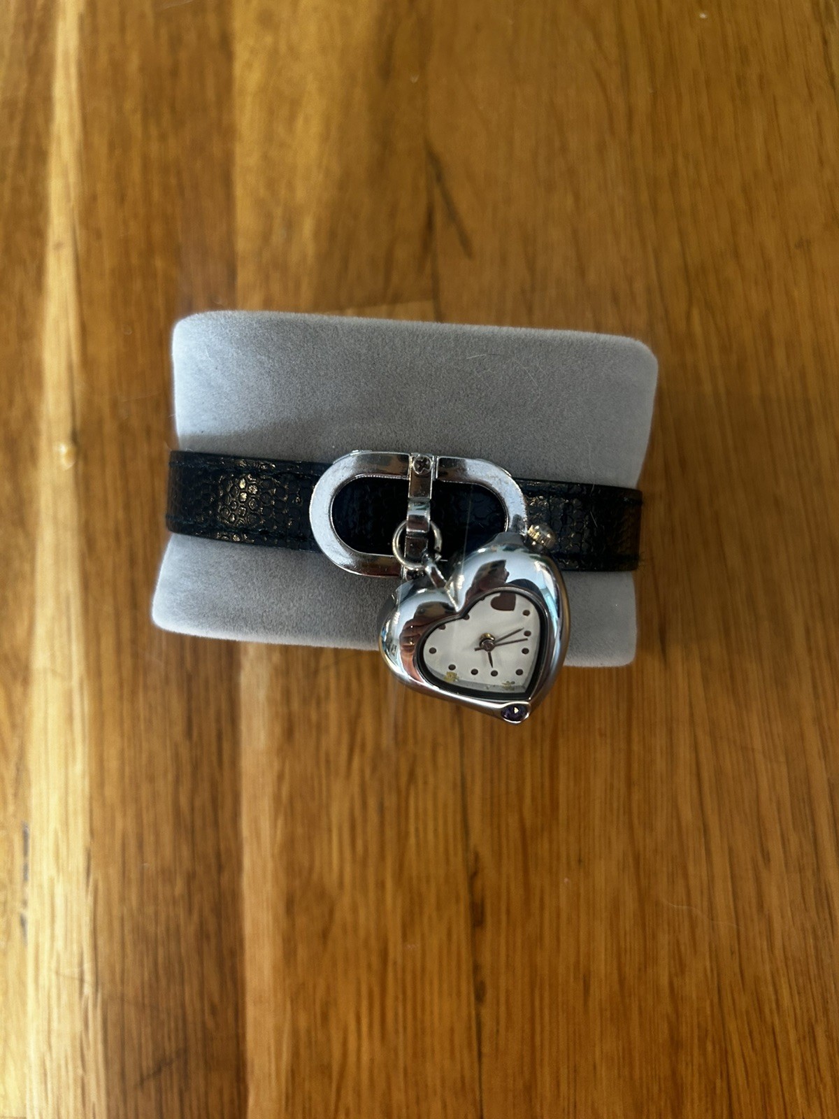 Authentic Louis Vuitton Ladies Heart Charm Watch – Serviced / New ETA & Boxed
