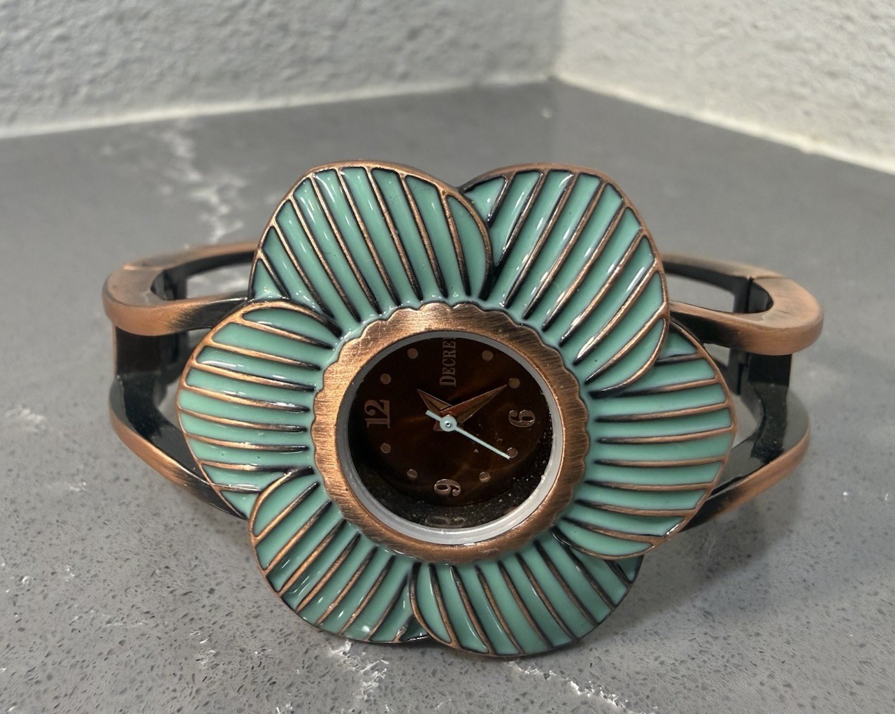 Decree Womens Watch Bronze Dial Green Flower Hinged Cuff New Battery
