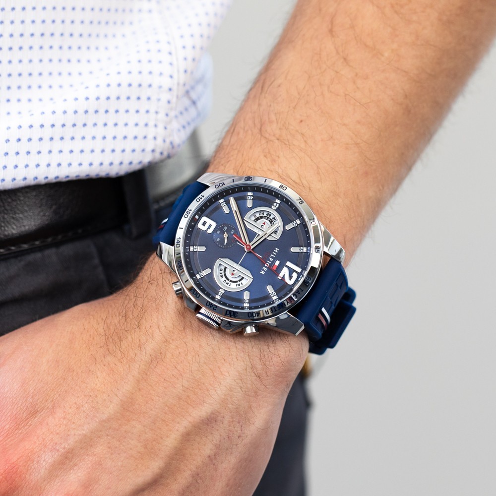 TOMMY HILFIGER MEN’S WATCH 1791476 Decker Blue Dial Blue Rubber Strap Watch