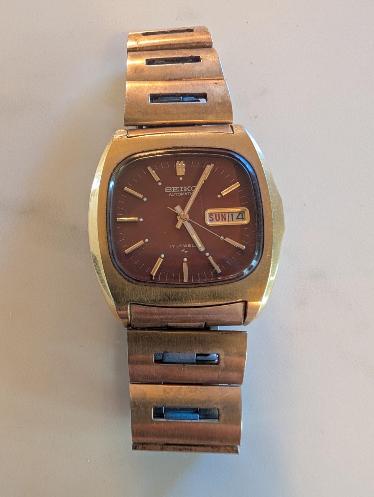 Seiko Automatic Men’s 17 Jewel Day/Date TV Dial Red Dial Running