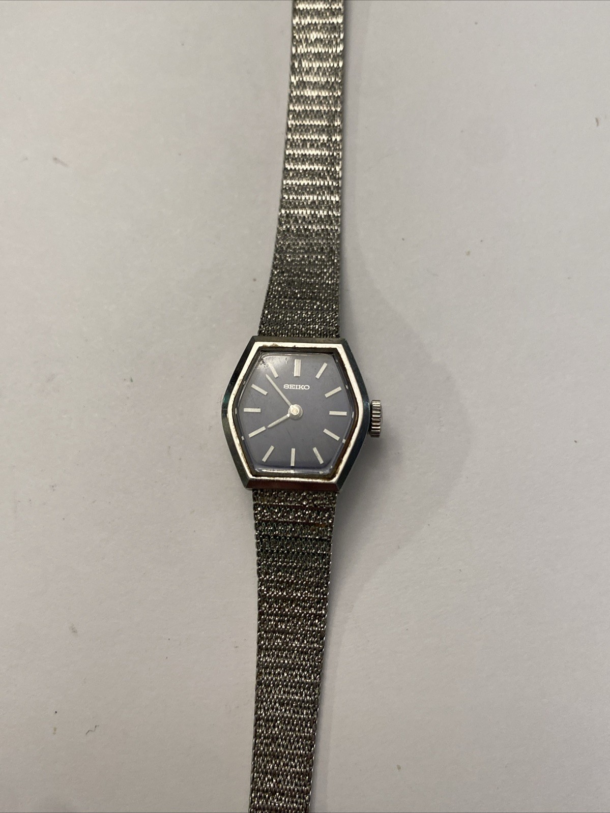 Seiko Ladies 11-5199 Dress Watch Wind Up Gold Tone Bracelet Band Mechanical
