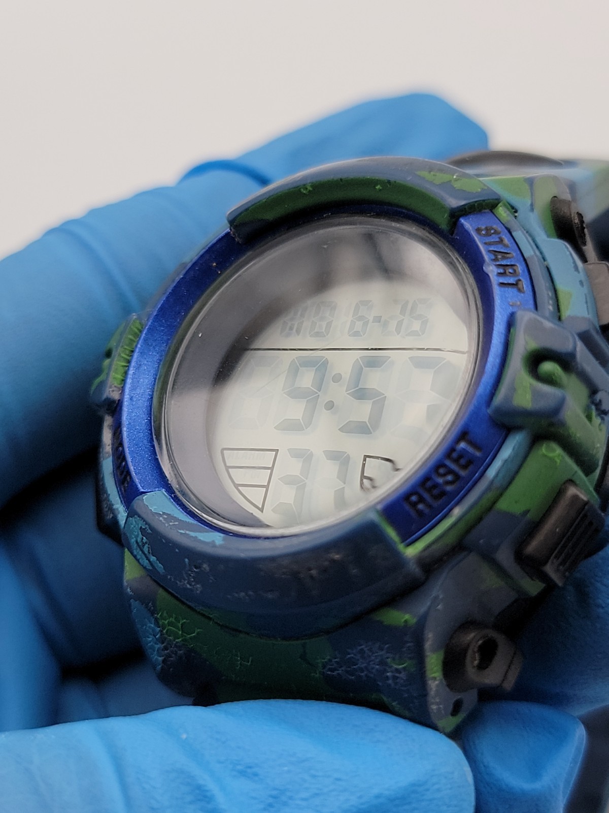 Lavaredo Kids Digital Watch 38mm Blue Green Band 4.75″-7.5″, Runs