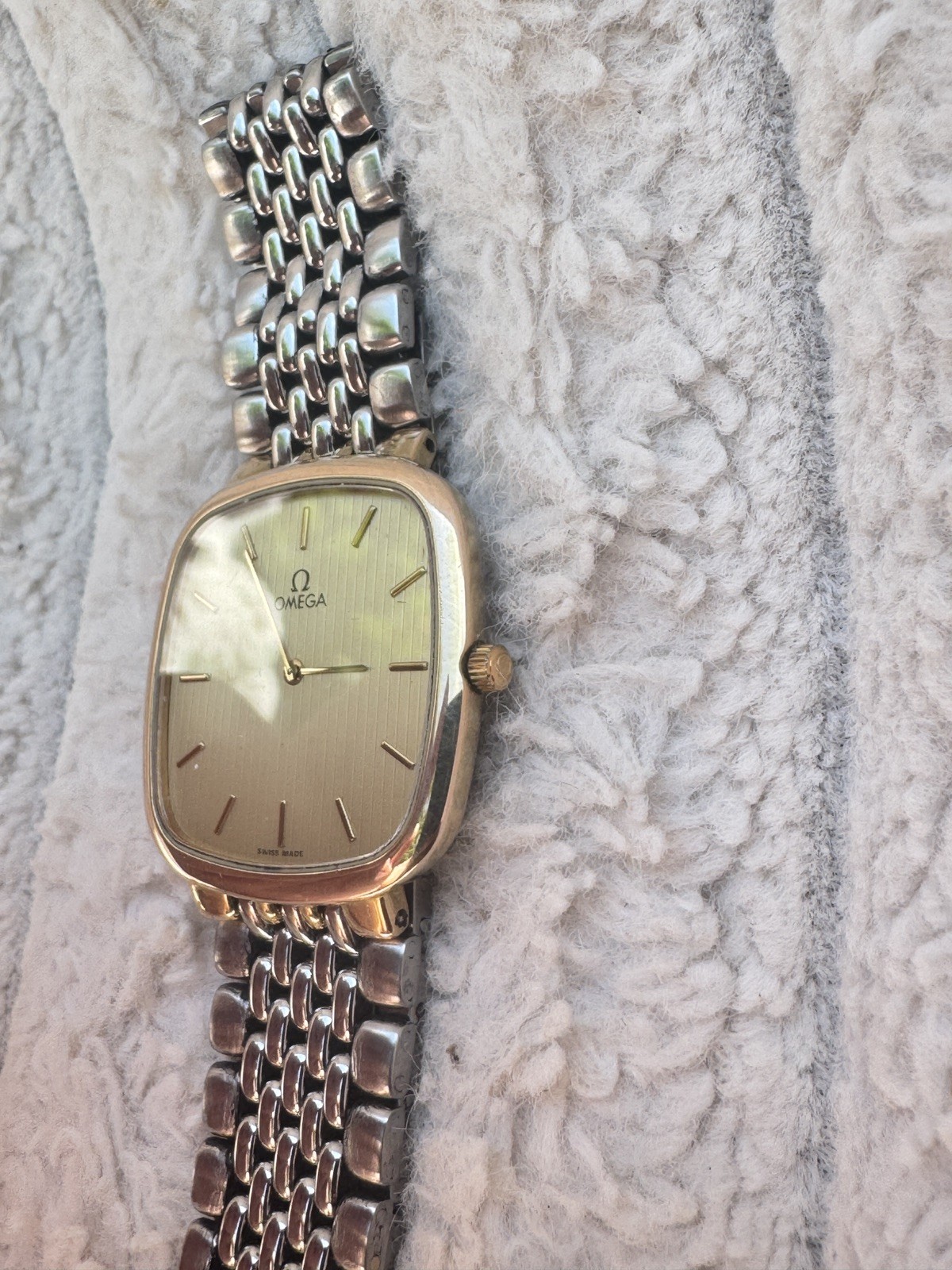 Vintage Omega De Ville Cal.1378 Ref.395.0877.2 Slim Quartz Watch Textured Dial