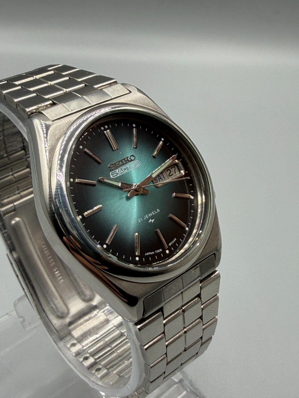 Vintage Seiko 5 Actus 7009 Automatic 21 Jewels Men’s Watch Japan | Blue Sunburst