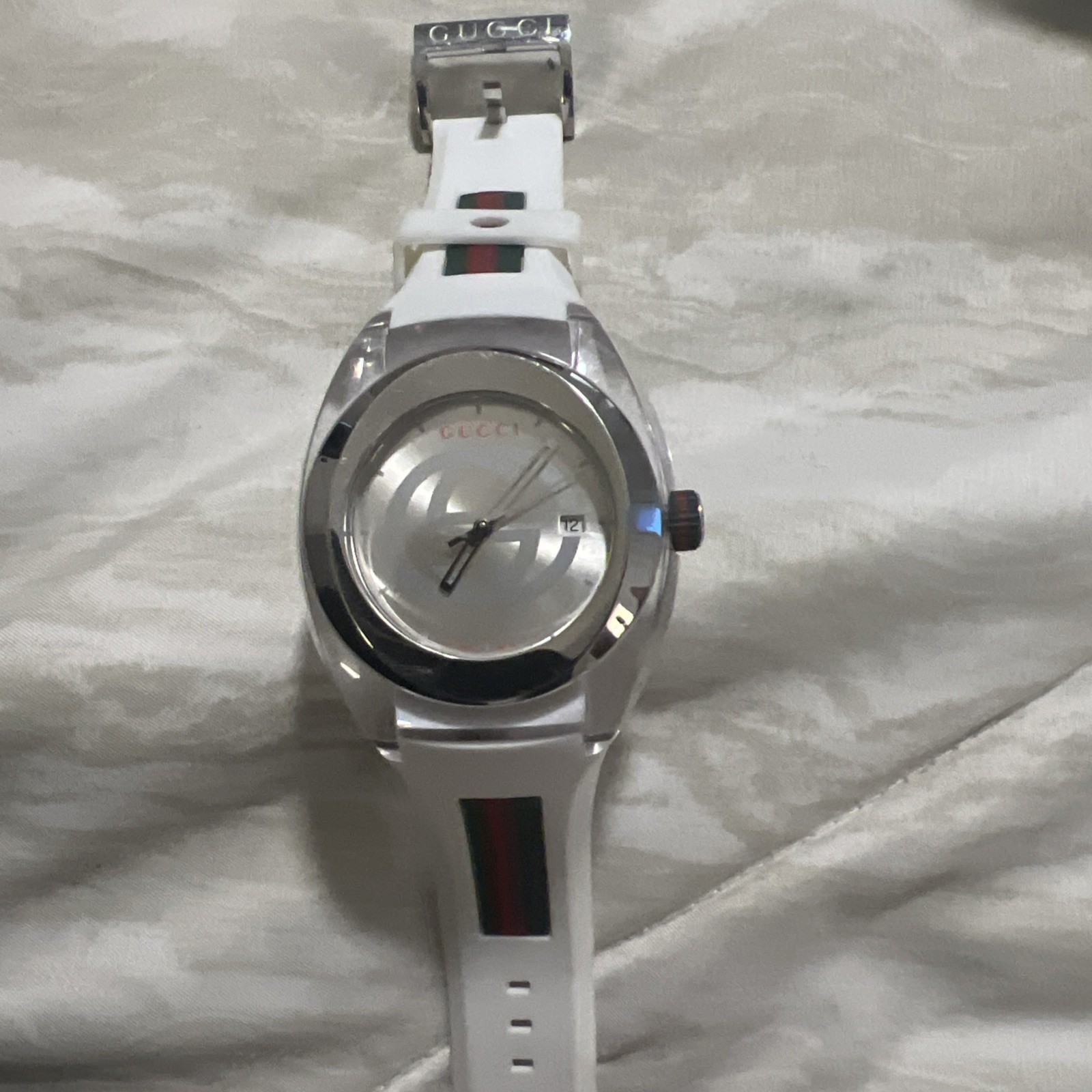 GUCCI SYNC XXL White Rubber Strap 46mm Unisex Watch YA137102