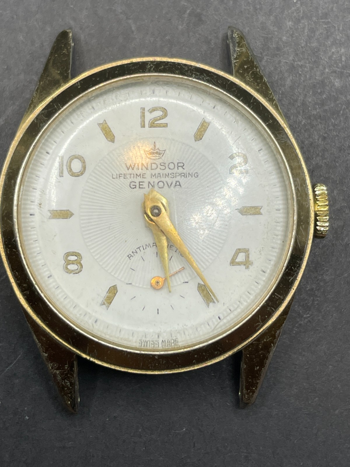 Vintage Men’s Windsor Genova Lifetime Mainspring Anti-Magnetic Watch Gold Tone