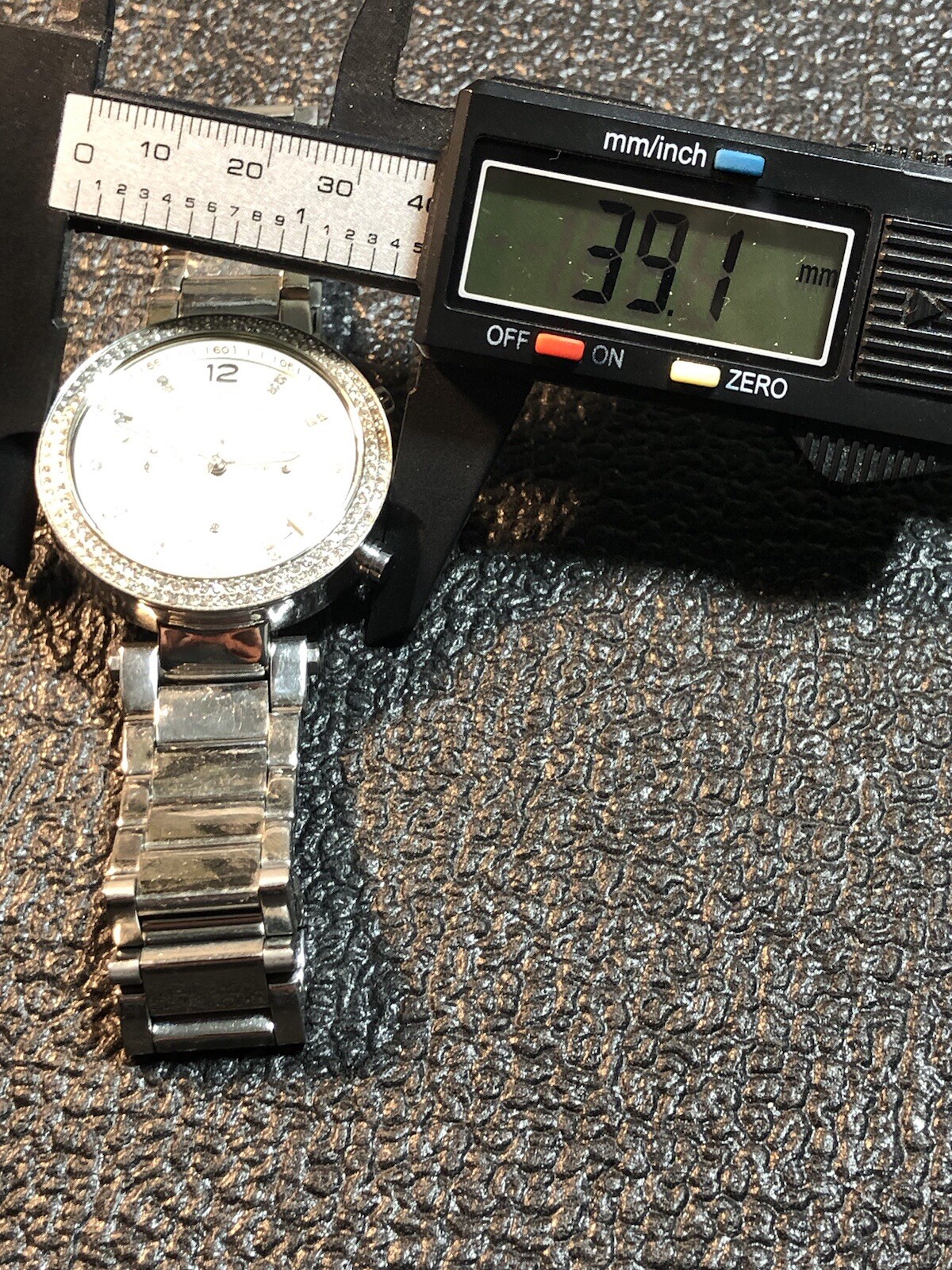 Michael Kors Women’s Parker Watch MK5353 Silver Tone Runs Parts Or Repair