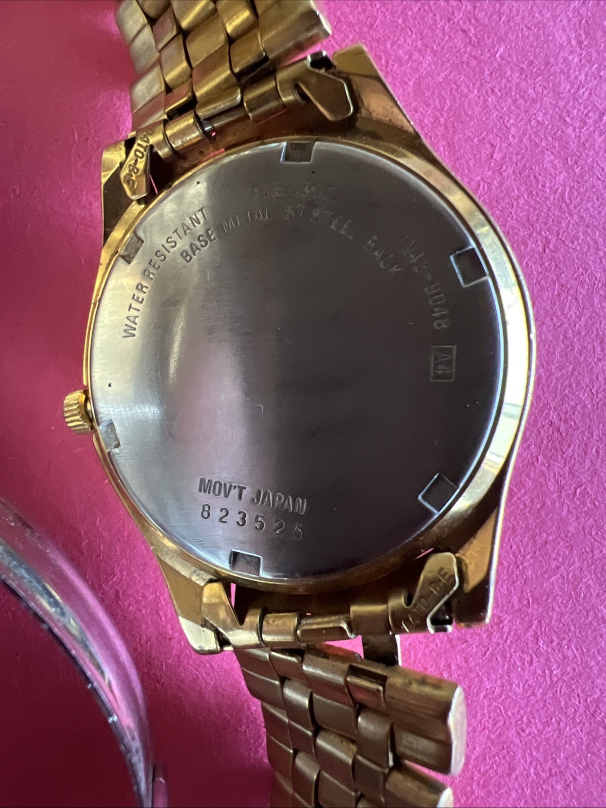 Vintage Seiko 8N43-9048 Gold Tone Watch w/ Japanese Movement