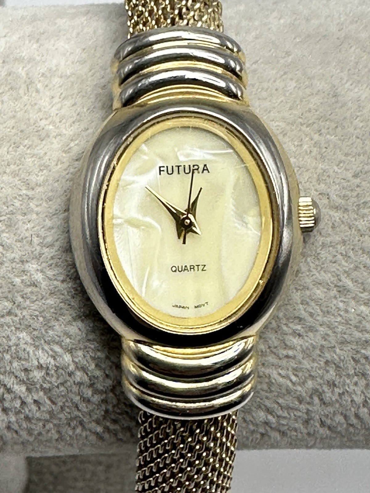 Futura 1820QB Ladies Cuff MOP Watch New Battery 21MM 6.75″ H30