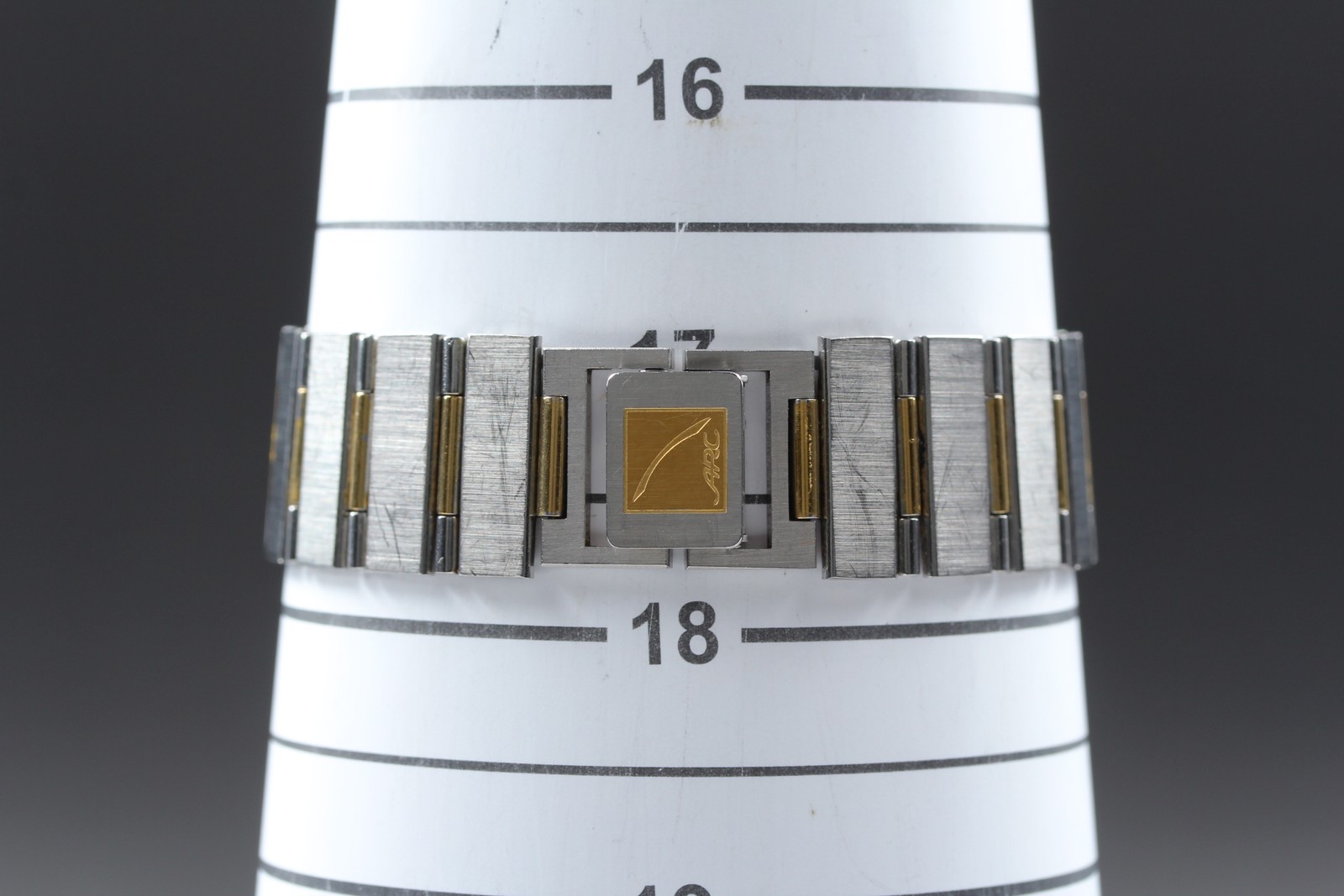 [N MINT] 1985 Seiko ARC 1221-5800 Tank 20mm Gold Two Tone Women’s Quartz Watch