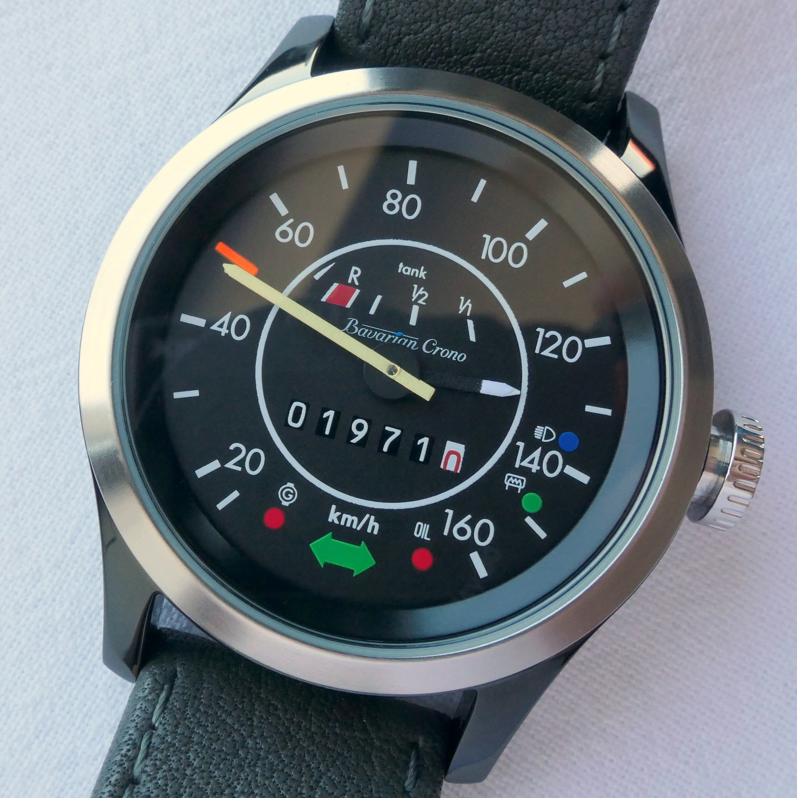 Volkswagen VW 1968 Beetle Bug Kafer Classic Speedometer Car Accessory Watch
