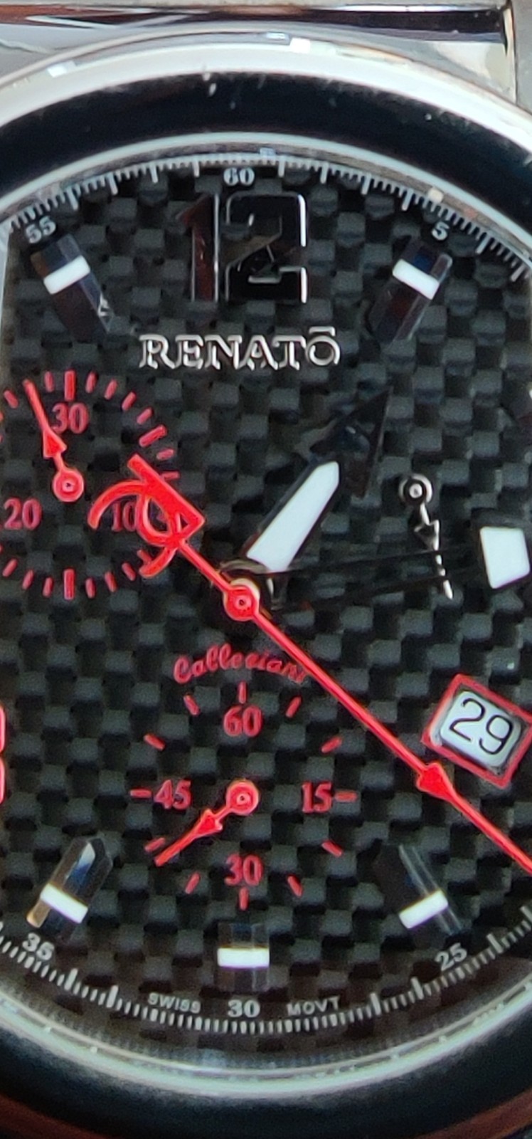 VIDEO Renato T-Rex mens watch. Titanium color, band and a carbon fiber look dial