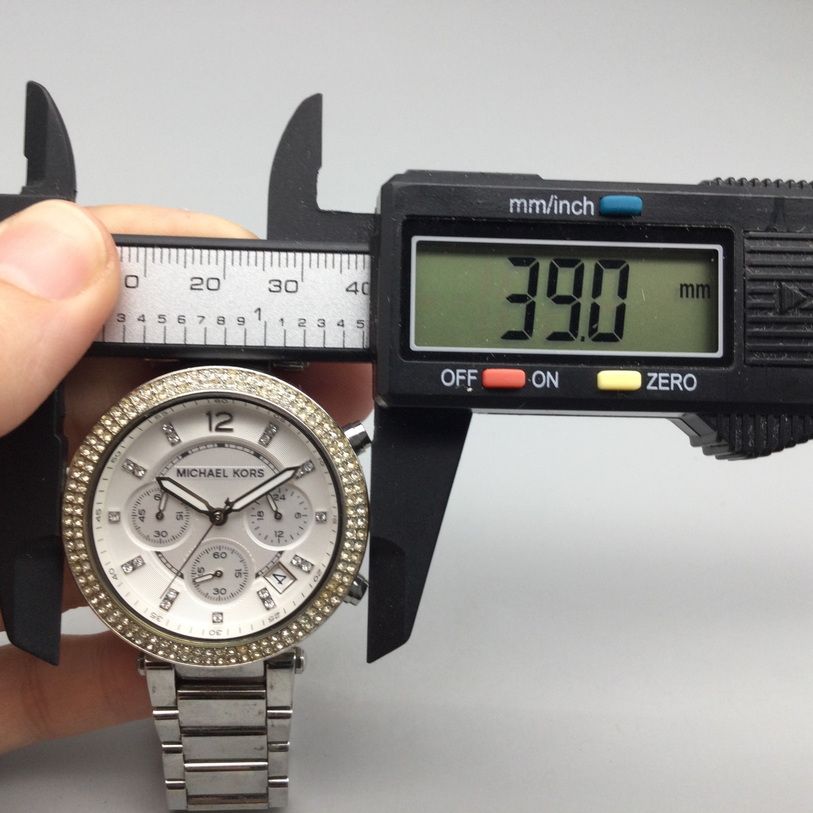 Michael Kors Watch Women MK-5353 Pave Silver Tone Date New Battery 6.5″