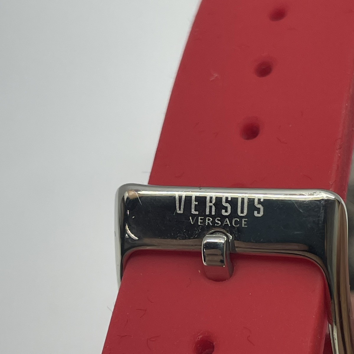 VERSACE RED SILICONE QUARTZ WATCH W BOX BOOKLET (CMP127194)