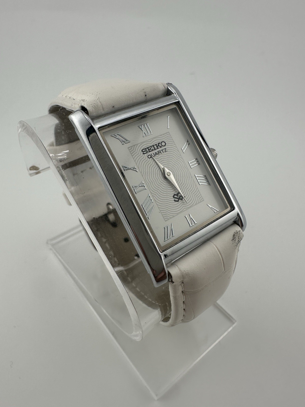 WHITE DIAL Vintage Seiko Slim Quartz men’s Wrist Watch