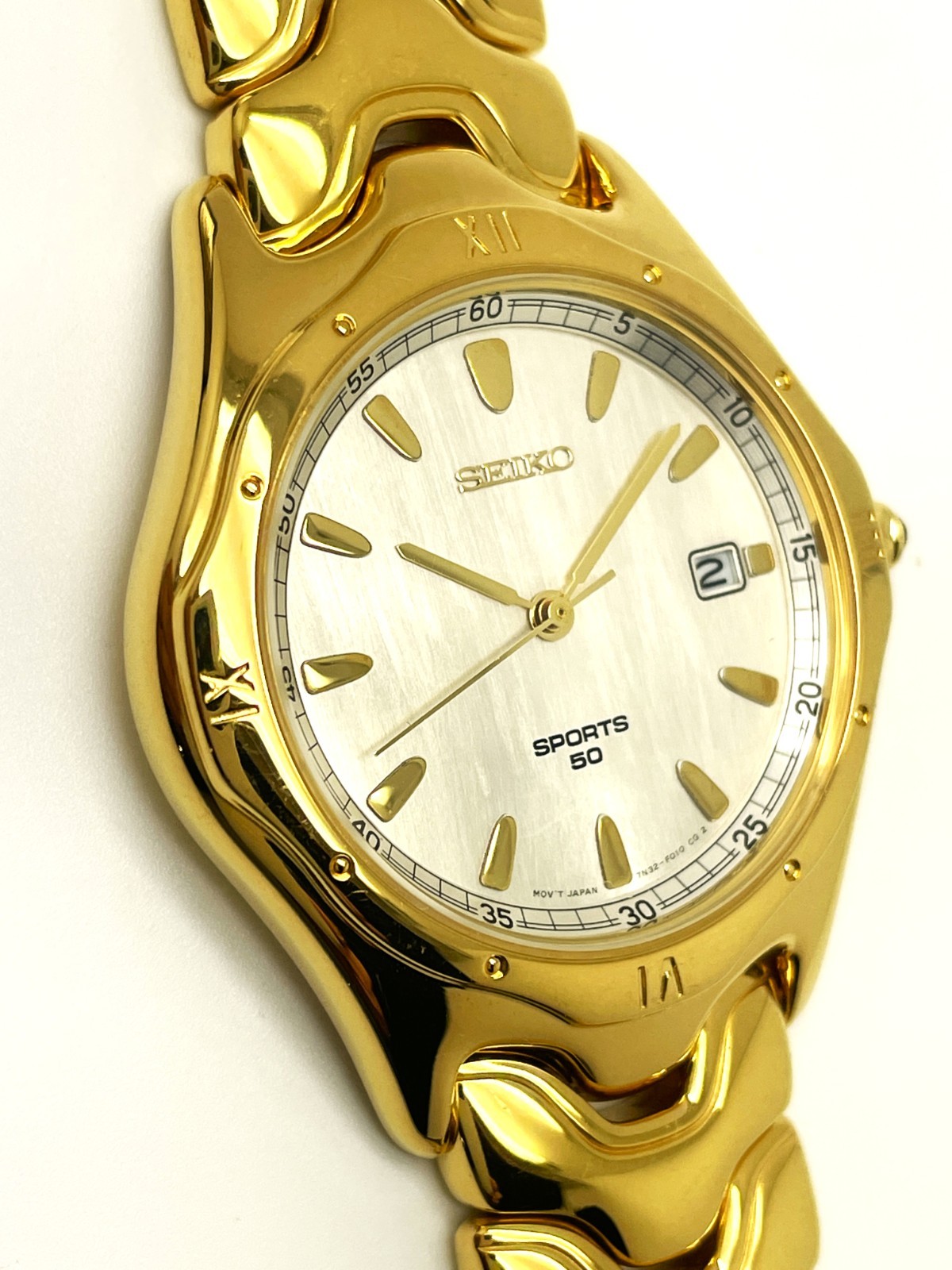 SEIKO MEN’S 7N32-F019 NOT-WORKING DATE SPORTS 50 SKKQUARTZ ANALOG WATCH SKK010
