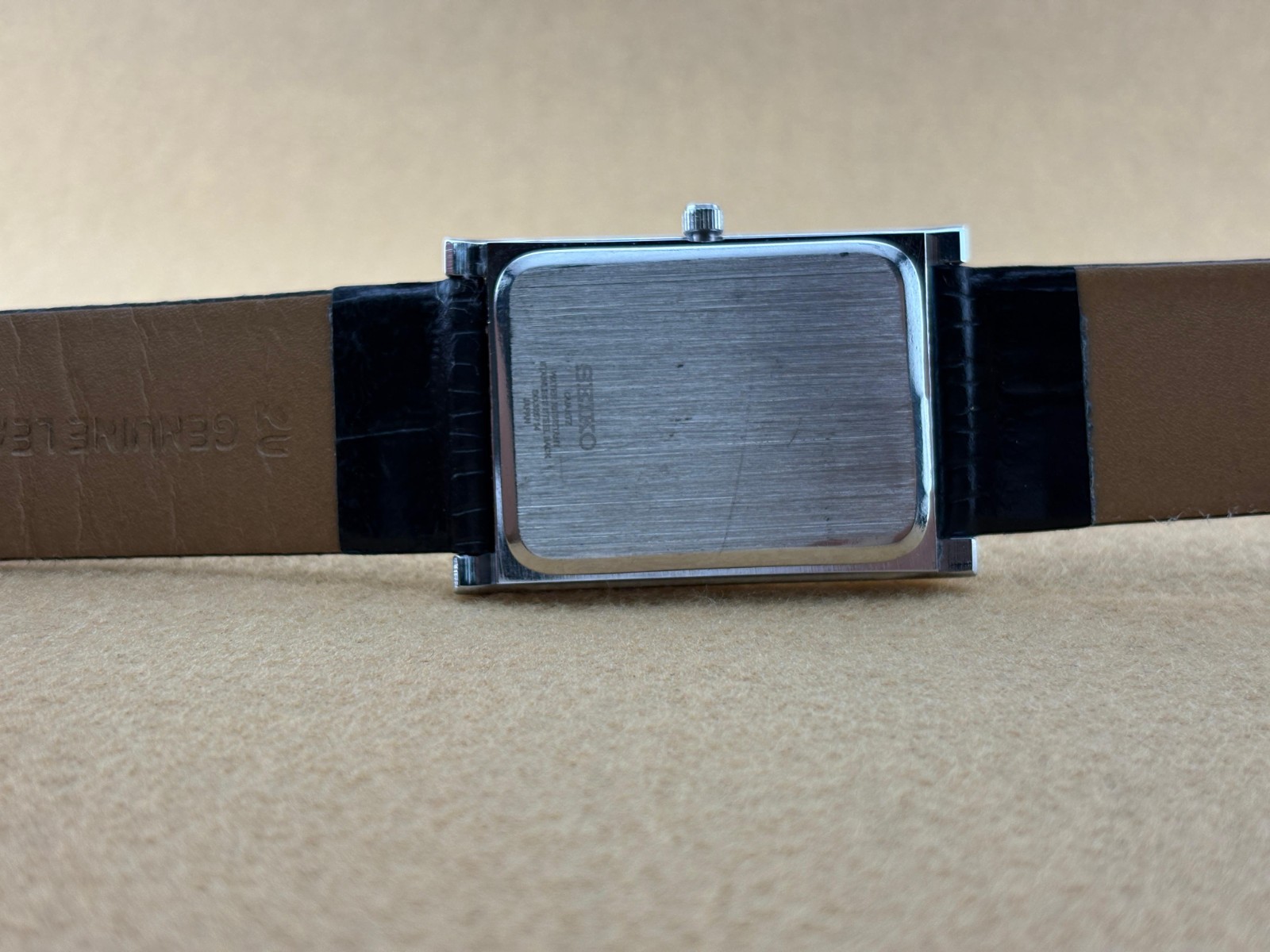RARE BLUE SILVER Vintage Seiko Slim Quartz Men’s Wristwat-black strap