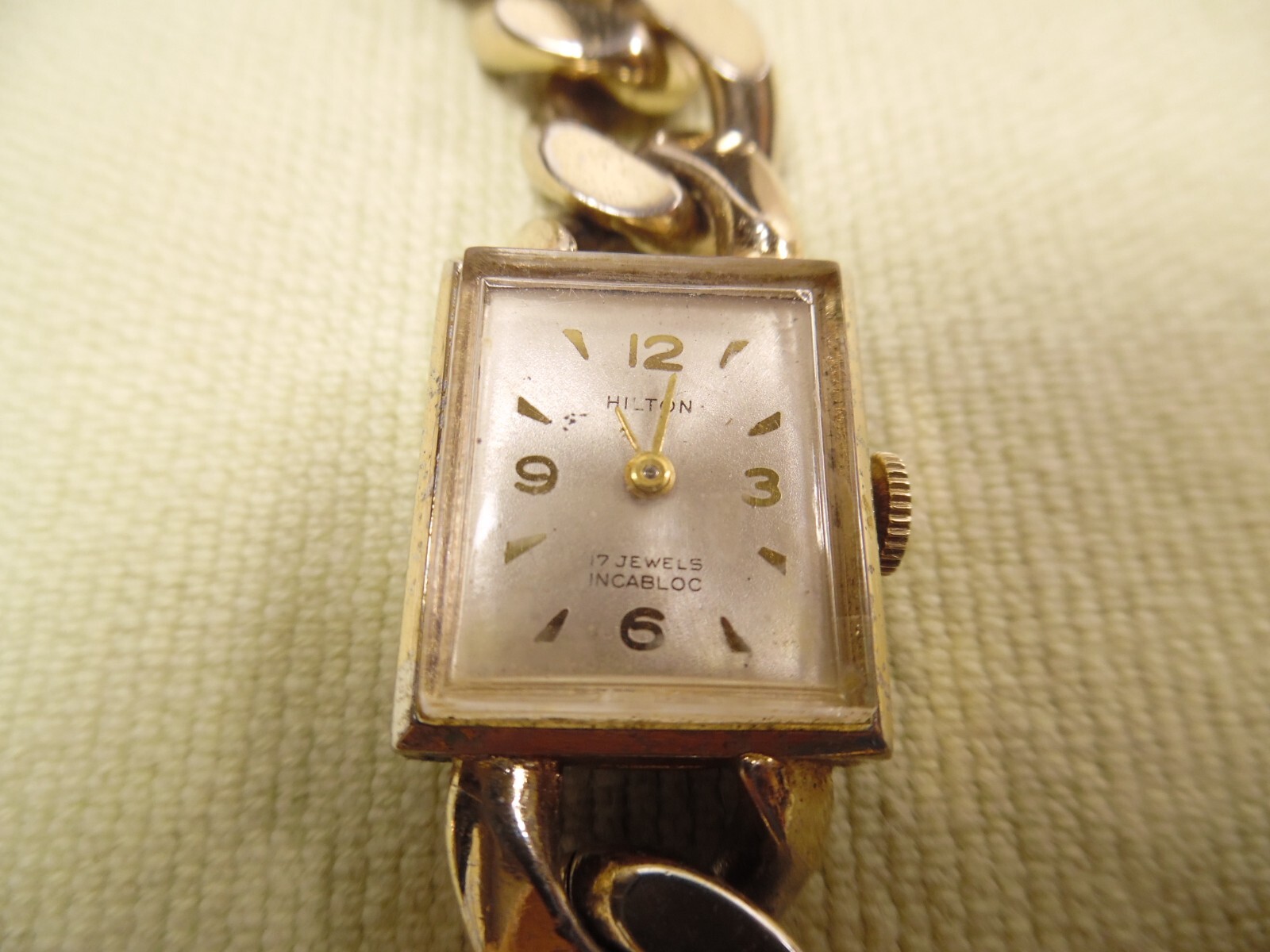 WATCH VINTAGE WINDING, WORKING, INCABLOC HILTON 17 JEWELS