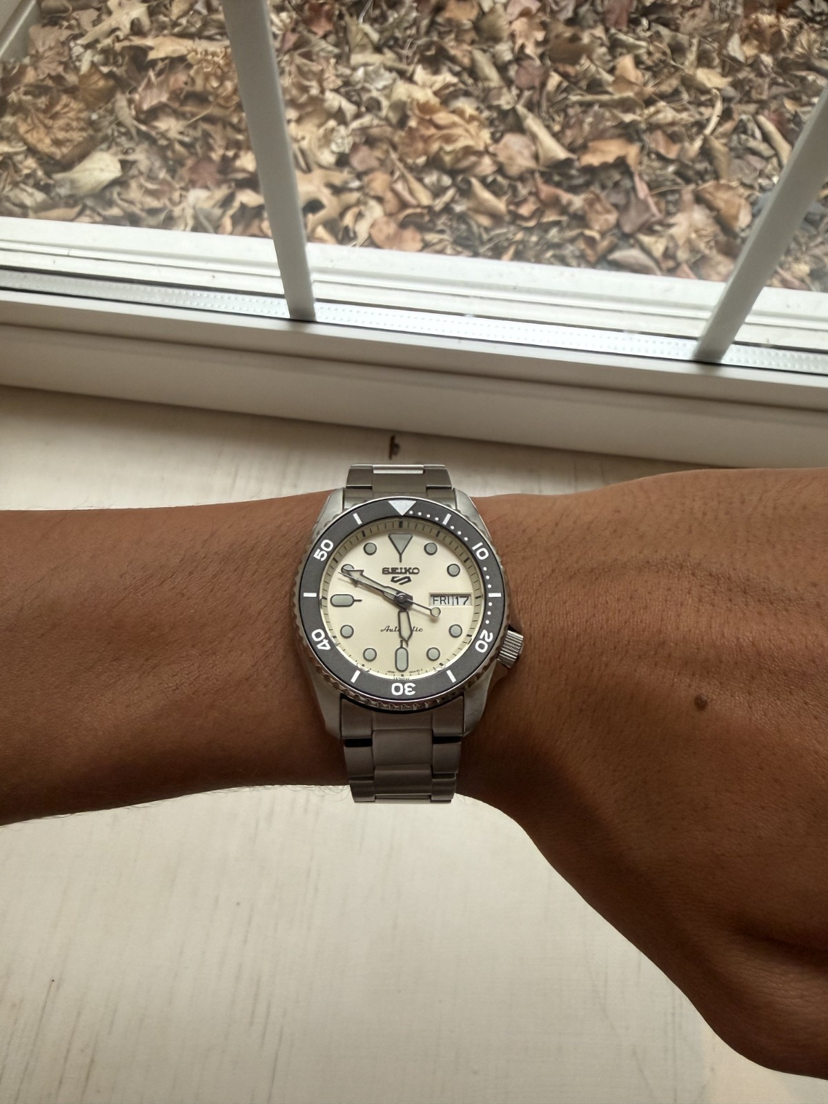 Seiko 5 Sports SKX Midi SRPK31K1 38mm Automatic Cream Dial — Lightly Worn