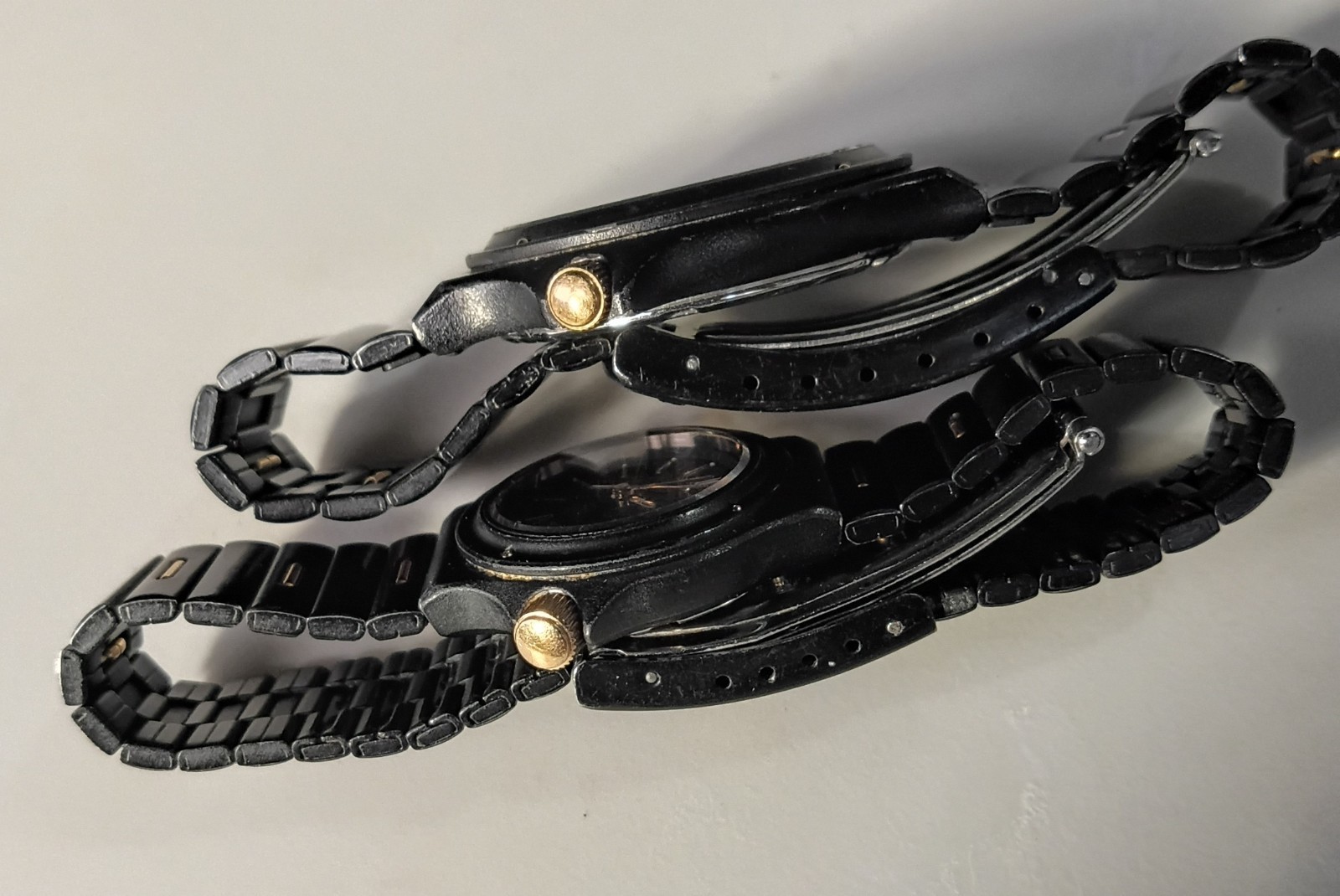 SEIKO SQ SPORTS 100 HIS HERS 1985 WATCH SET BLACK W/ GOLD ACCENTS RUNS GREAT
