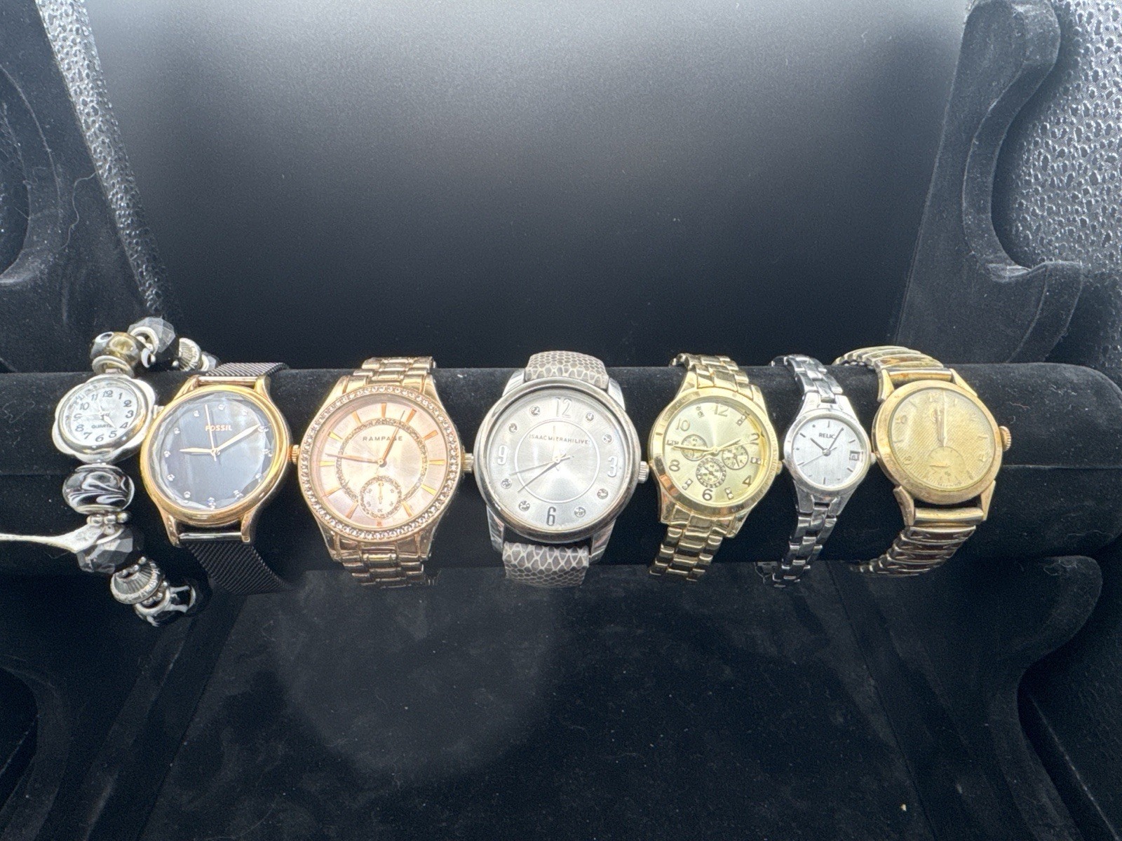 Women’s Watch Lot (7) Fossil Relic Isaac Mizrahi Rampage – Parts/Repair Untested