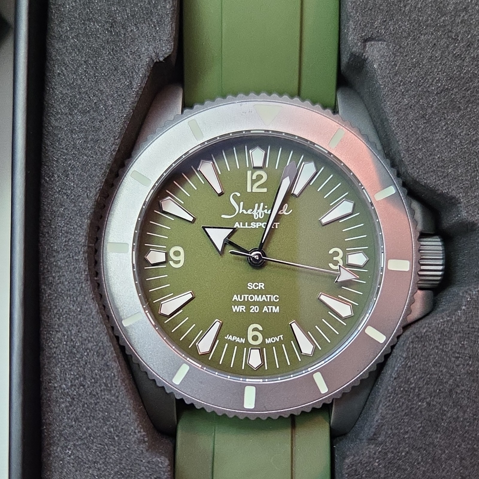 Sheffield Allsport Automatic Diver Watch 40mm Green Dial 200m Rubber Strap