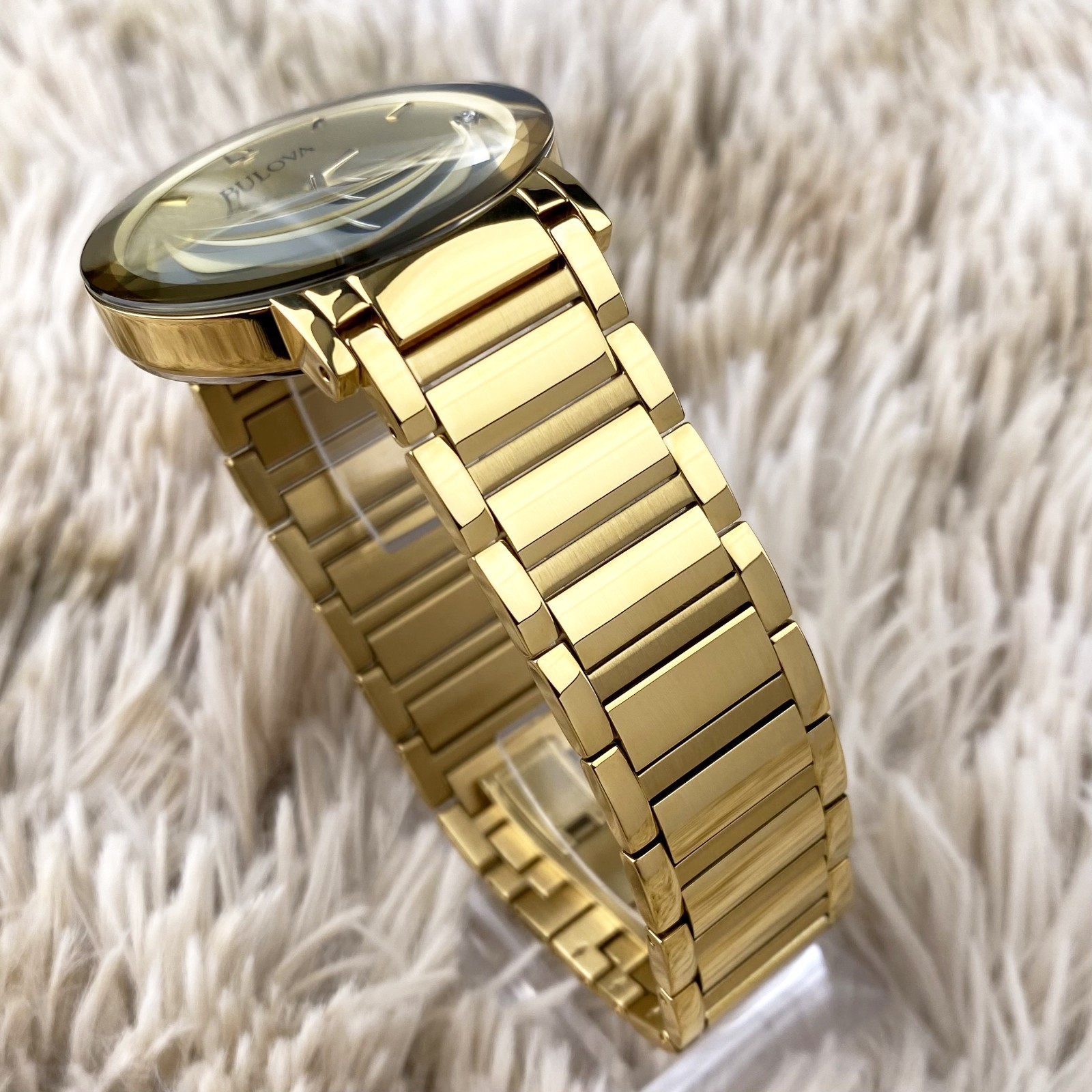 Bulova Futuro Modern Quartz 42mm Champagne Dial Gold-Tone Men’s Watch 97D115