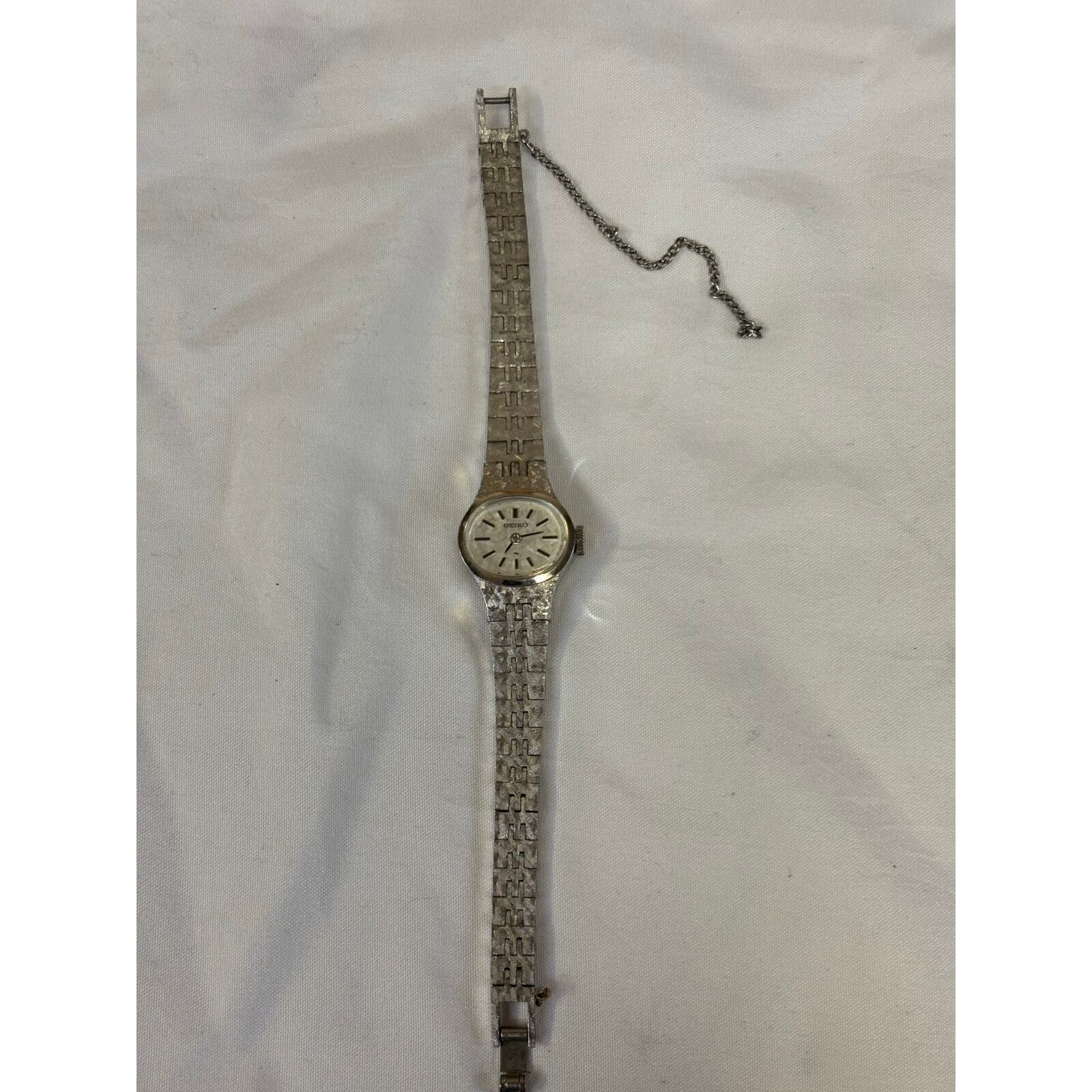Vintage Seiko 11 7619 Silver Tone Mechanical Womens Watch.