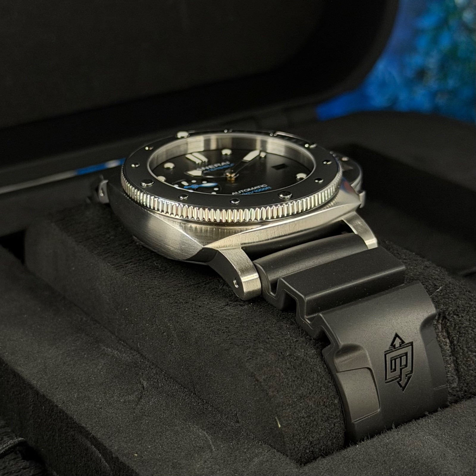 2021 Panerai Submersible PAM00683 42mm Excellent Condition Box & Papers