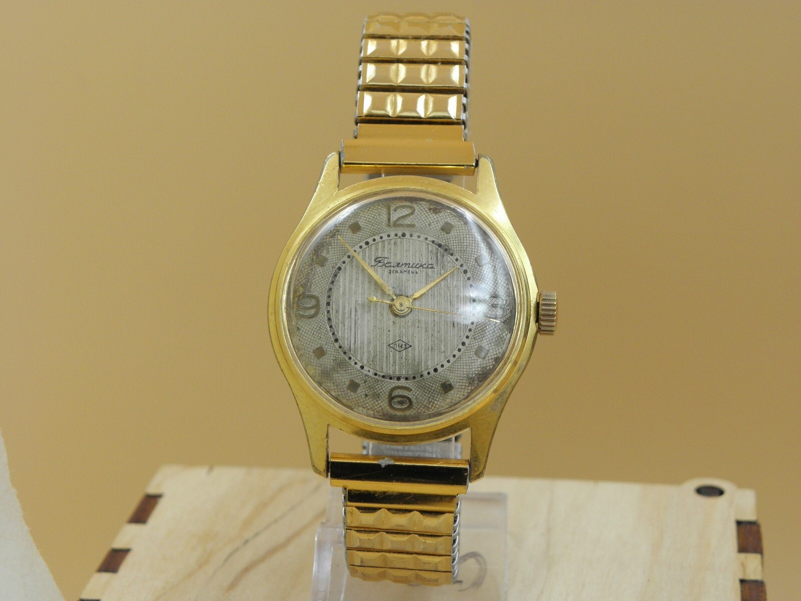 Extremely Soviet BALTIKA Guilloch dial Raketa W/F watch 21J 1960s Hard to Find