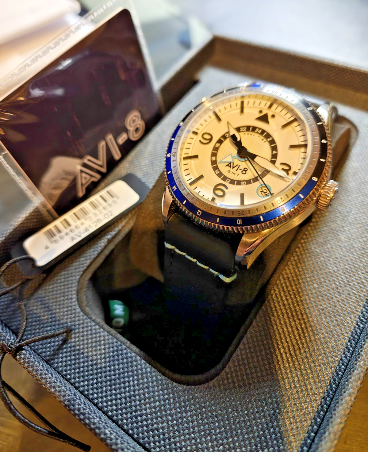 FLYBOY AIRMASTER GMT AUTOMATIC – Hard to find white dial with black/blue bezel