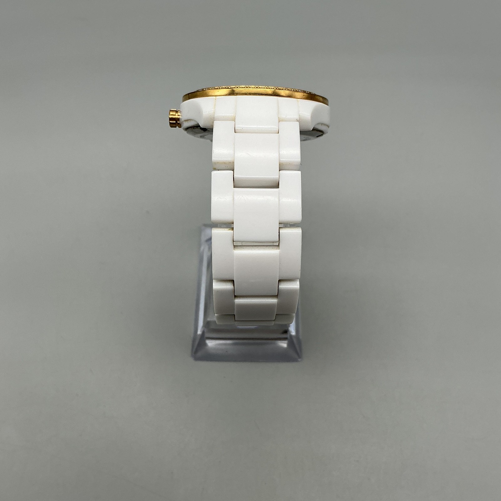 Fossil Womens Watch 37mm Gold Tone Crystal Bezel Day Date ES-2869 New Battery 7″