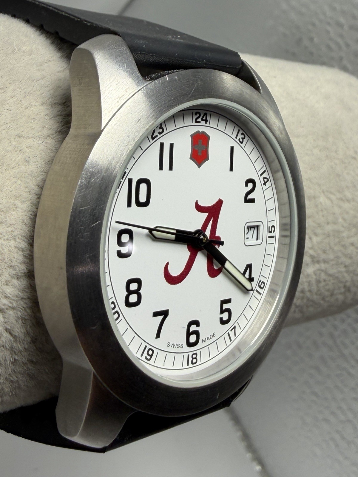Victorinox Swiss Army 26000CB New Battery Alabama Crimson Tide 38MM 8″ Mens
