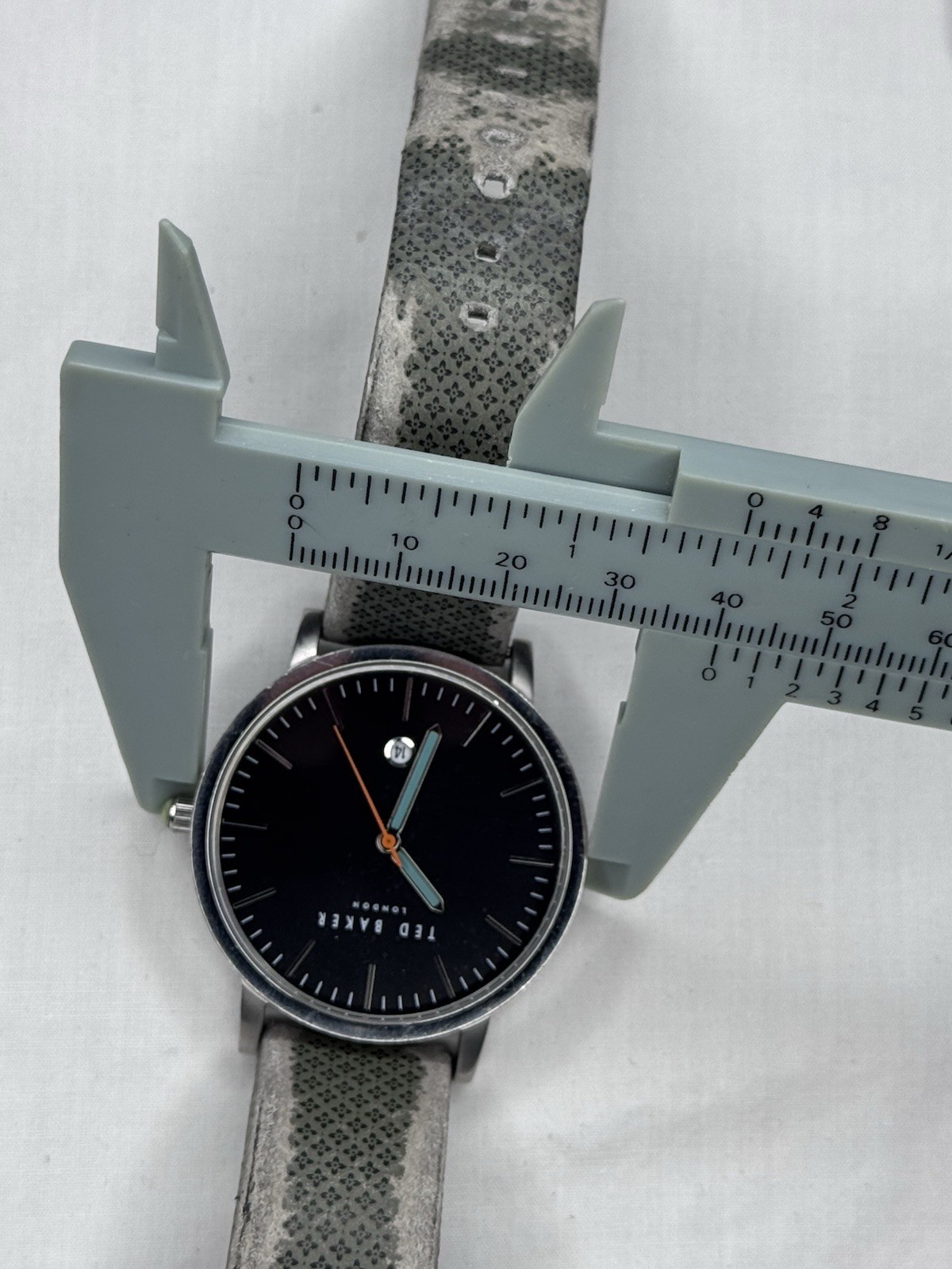 Ted Baker Graham Mens Watch 40mm Black Dial Gray Leather Date TE50624001