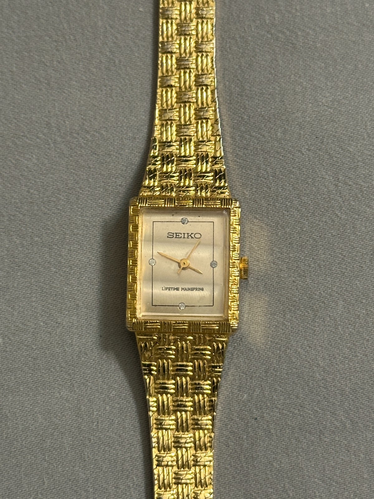 Vintage Seiko Womens Mechanical Wind Lifetime Mainspring Watch Gold Tone Band