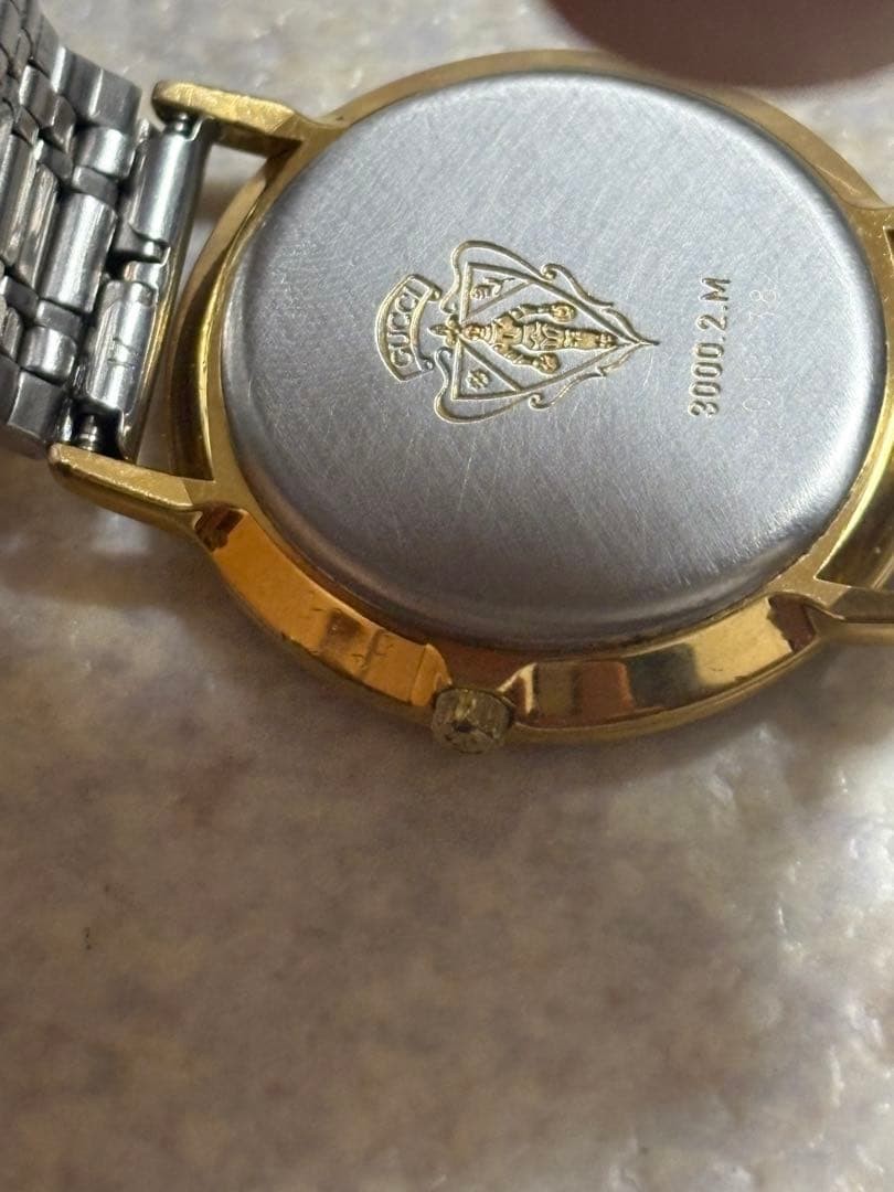 GUCCI 3000.2.M Quartz Mens Wristwatch