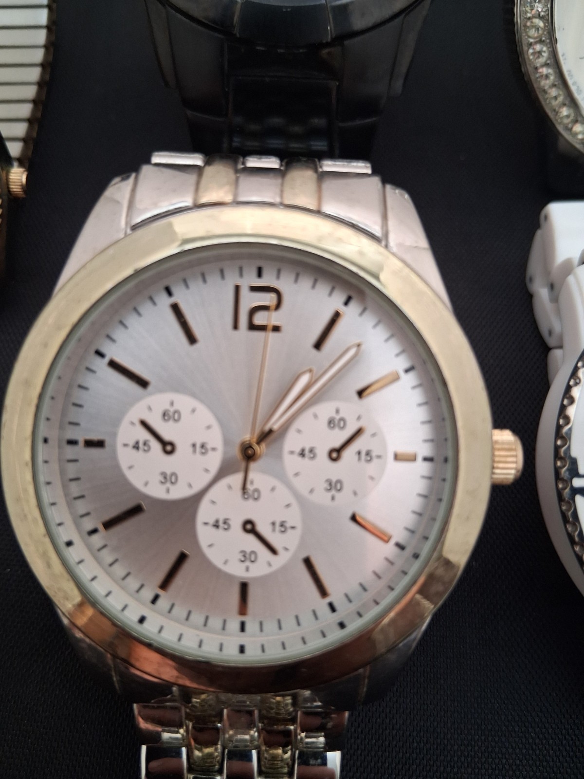 watch lots preowned. Not Working. A Variety Of Watches. All As Is!