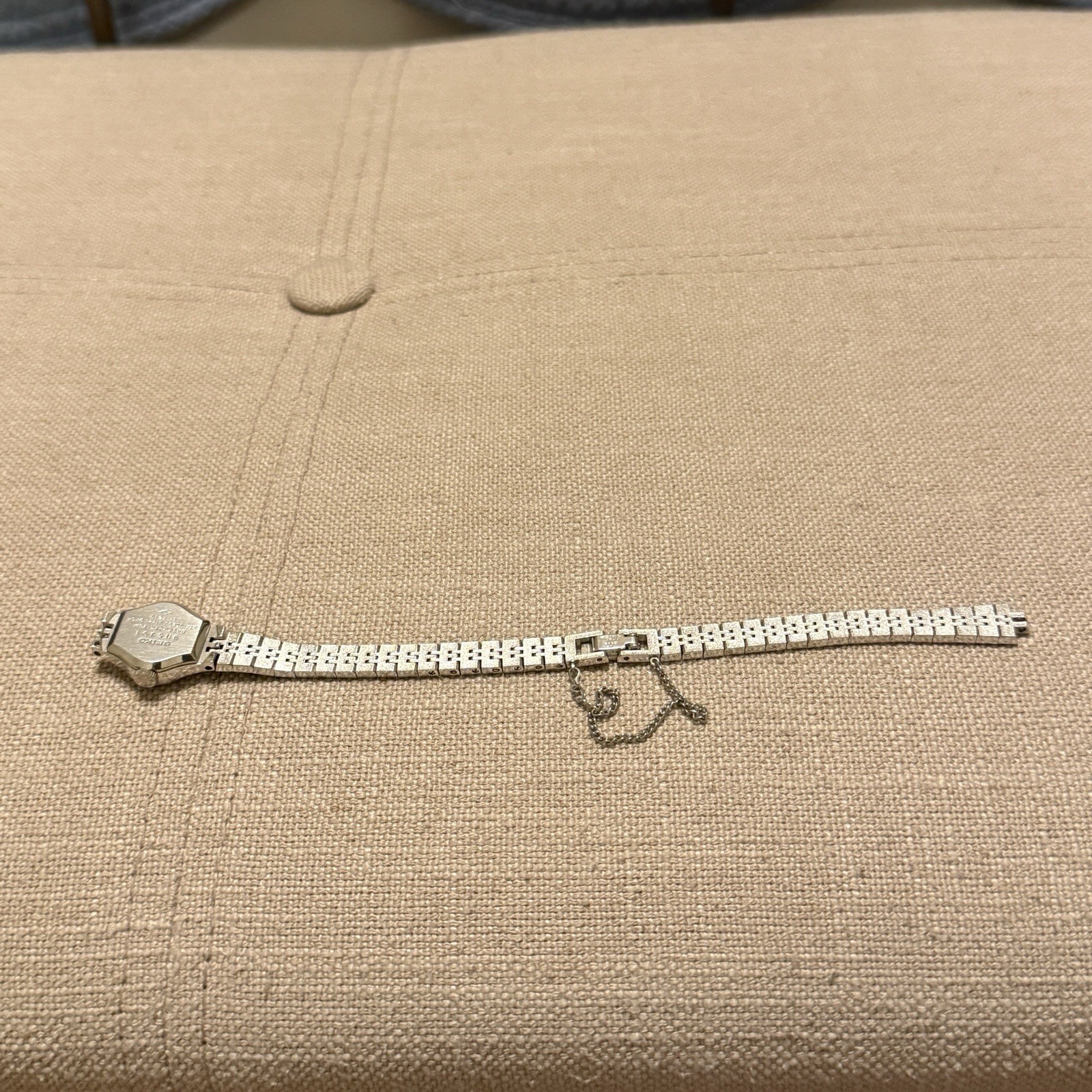 Vintage Seiko Womens Watch 17mm Silver Dial Manual Wind 11-7619 READ